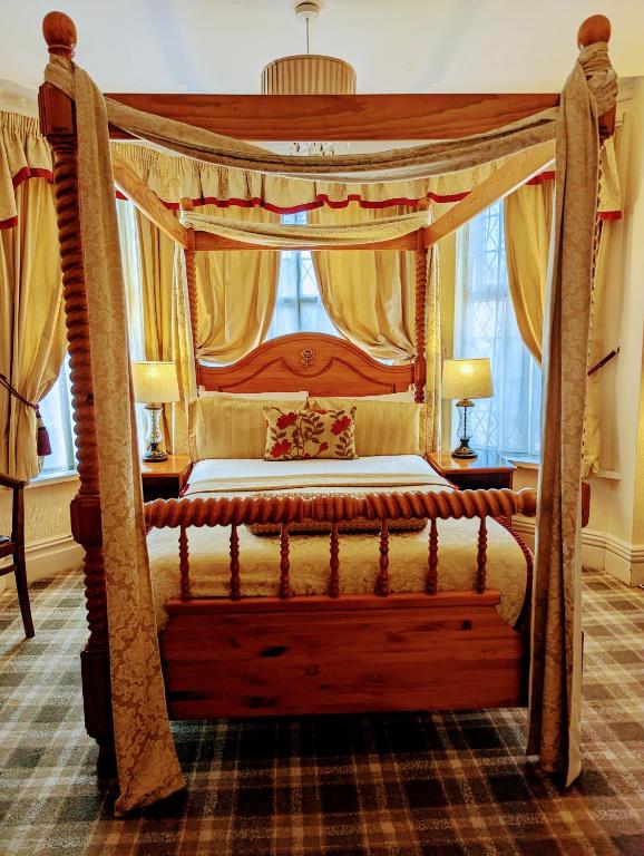 Brookside Hotel & Restaurant ,Suitable for Solo Travelers Couples Educational Groups & Families welcome - Resim 17