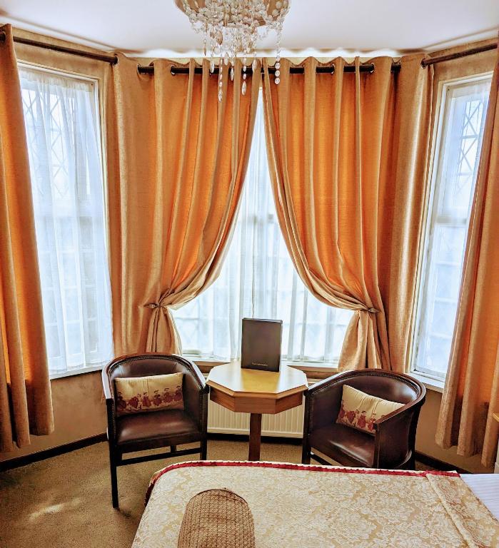 Brookside Hotel & Restaurant ,Suitable for Solo Travelers Couples Educational Groups & Families welcome - Resim 37