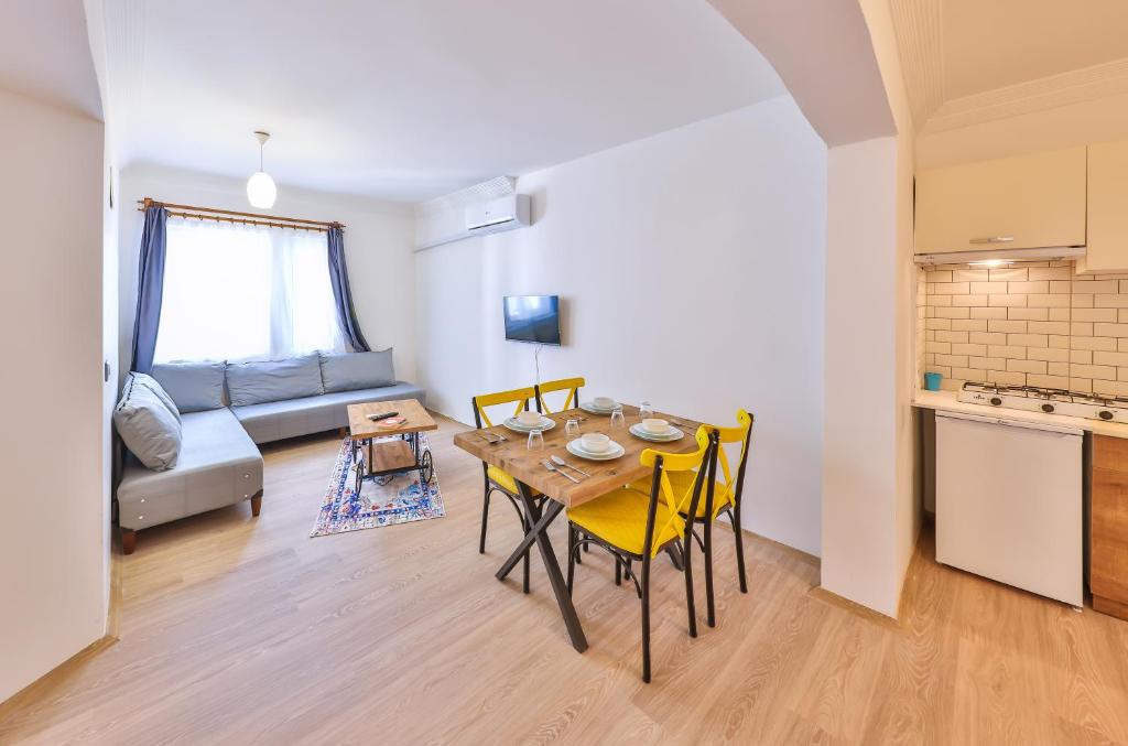 A seating area at 3 House Apart