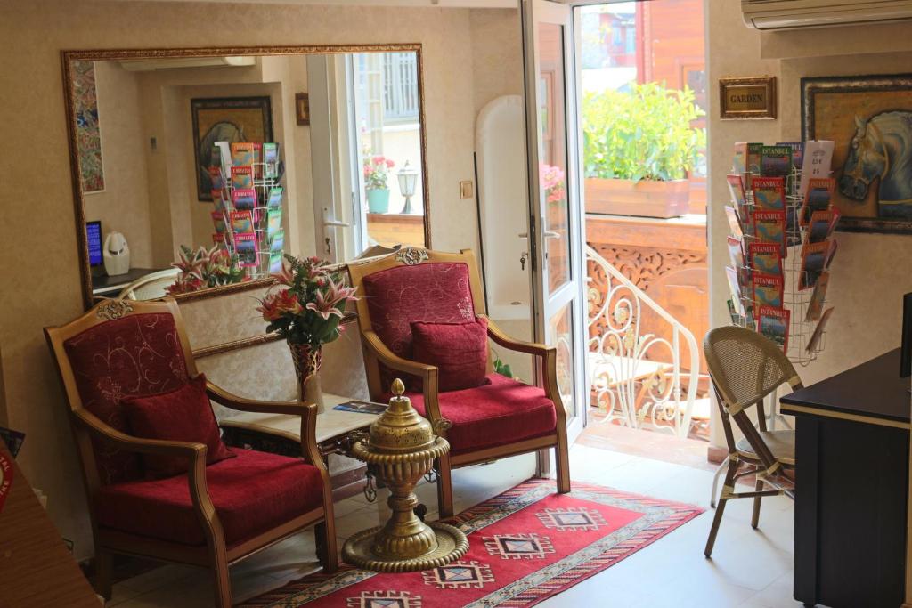 Posezení v ubytování Kaftan Hotel