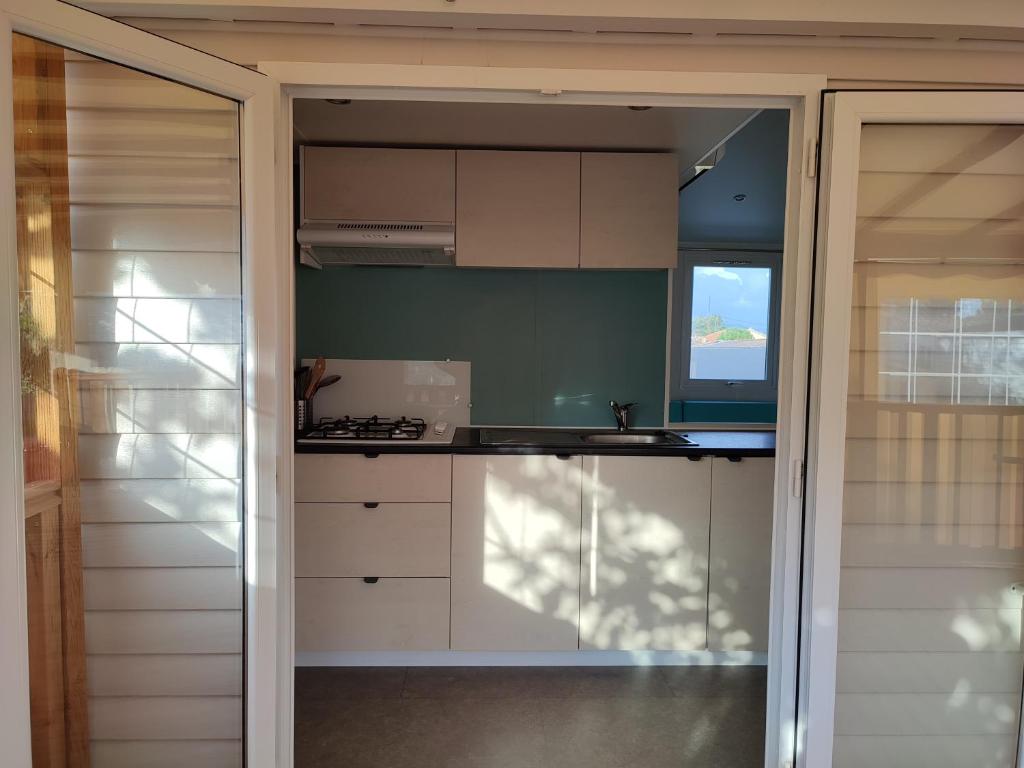 Fotografie z fotogalerie ubytování MOBILE HOME 3 CHAMBRES v destinaci Hyères