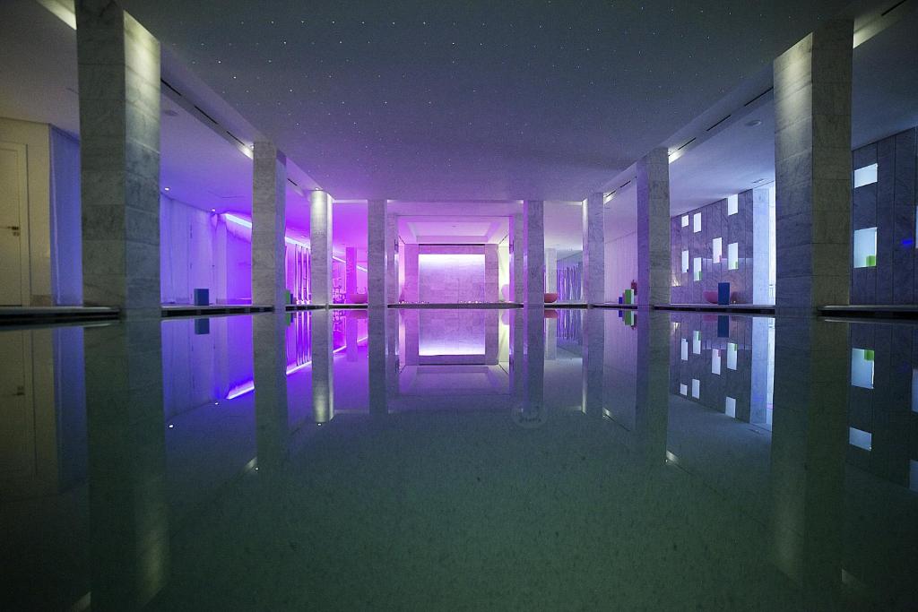 Bazén v ubytování Cesar Resort & Spa nebo v jeho okolí