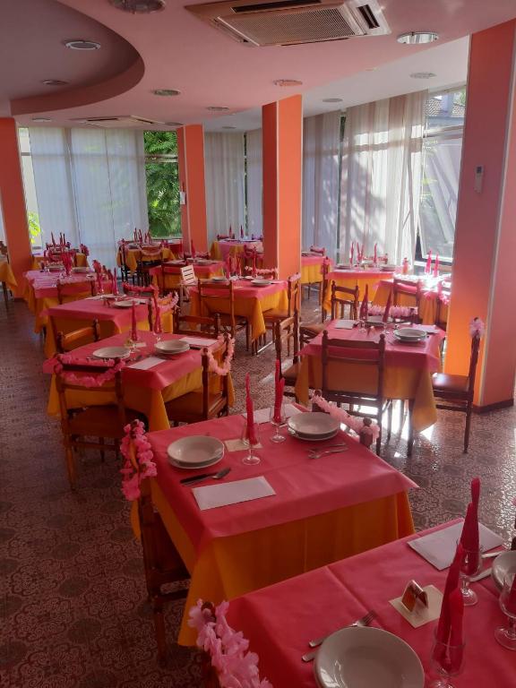 Restaurace v ubytování Albergo Rita