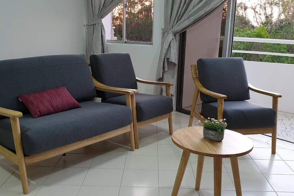 Posezení v ubytování 2. Luxury Kristal Condo 2 丹绒亚路高級市中心住宅