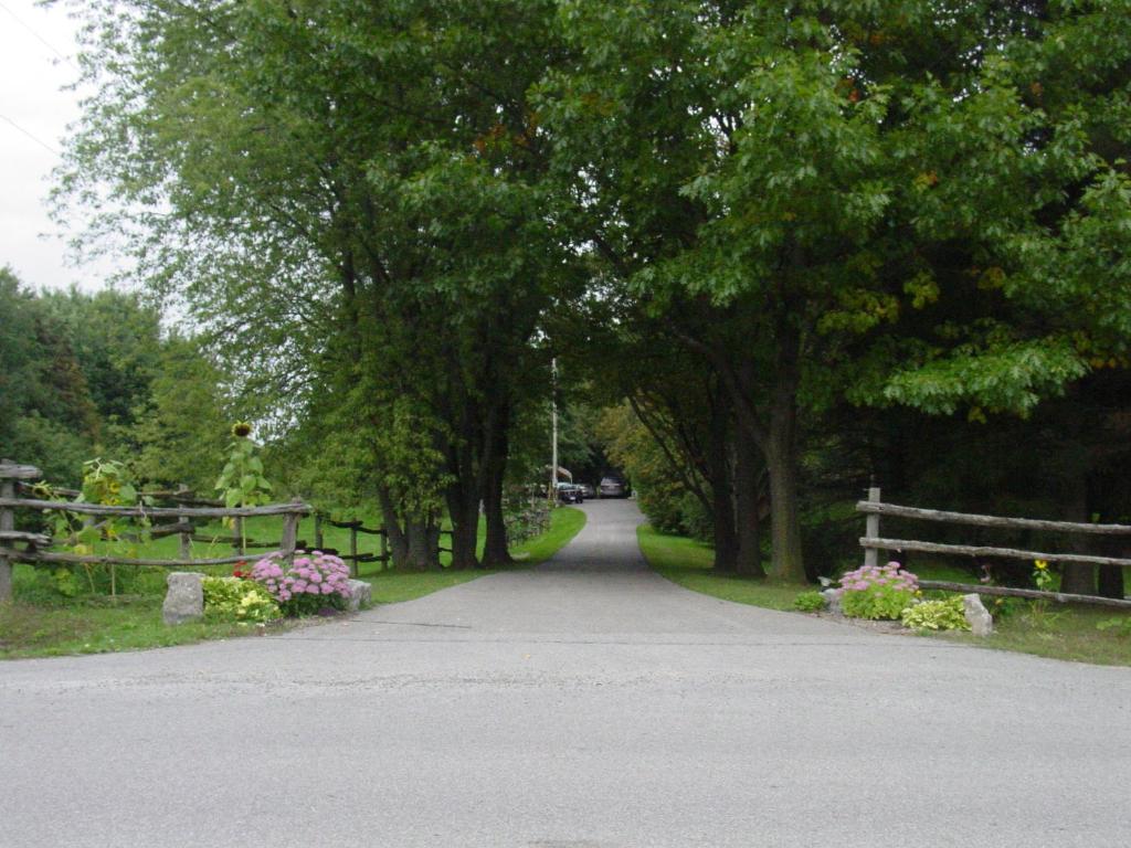 Inn on the Moraine - Housity