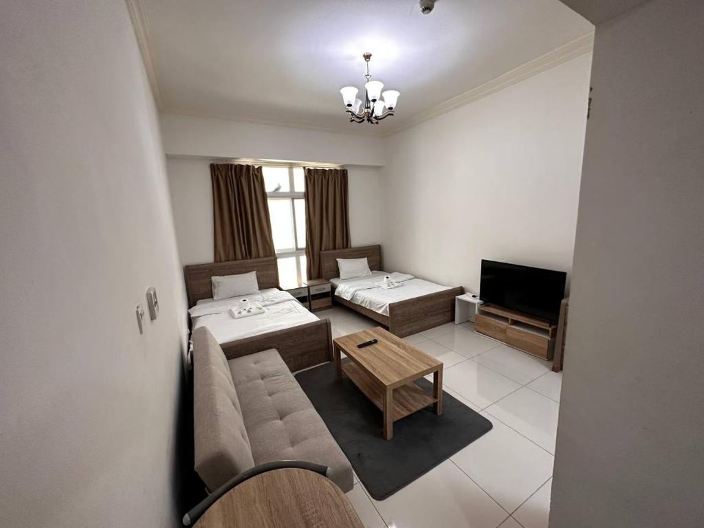 Cute Rooms and Small Partitions for Girls in Dubai- Female guests only فتيات فقط