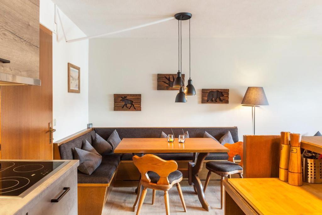 A seating area at Haus Excelsior Top 31