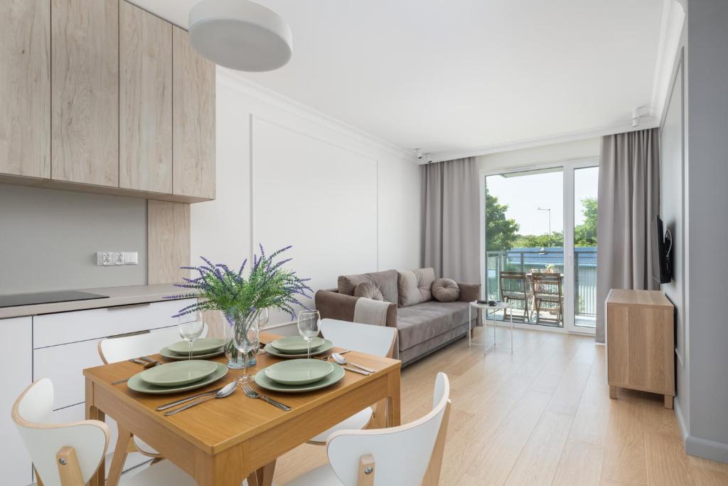 Kuchyňa alebo kuchynka v ubytovaní Green Square Apartments Świnoujście by Noclegi Renters