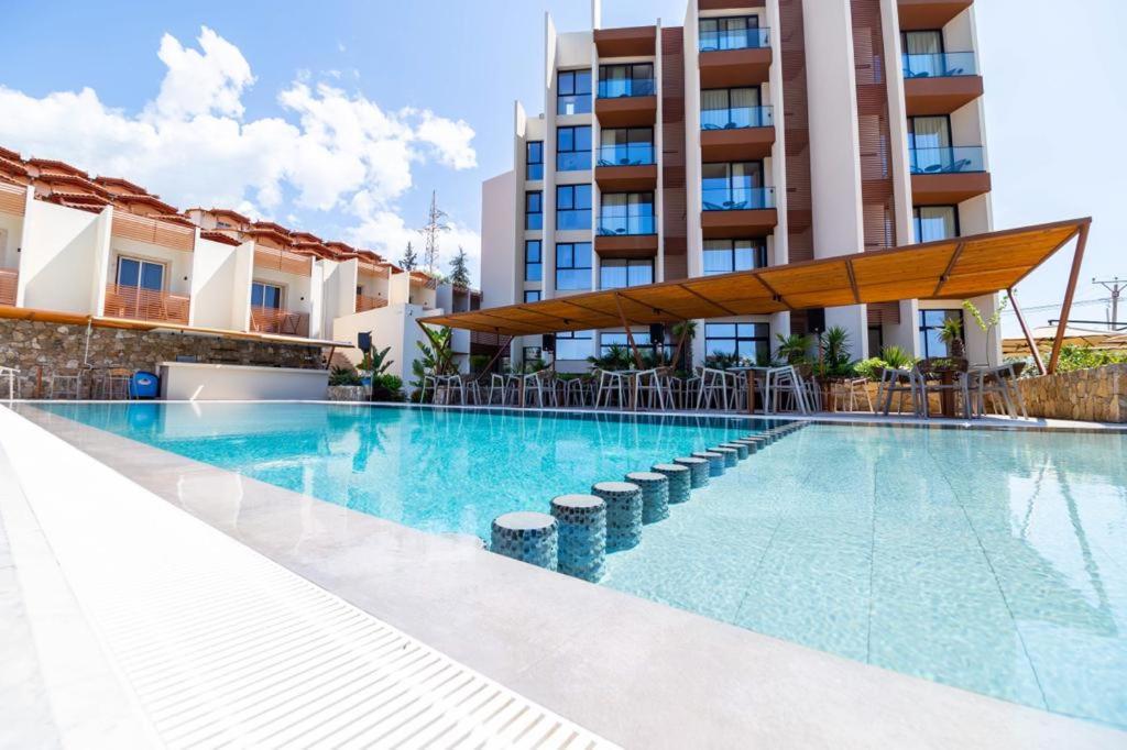 Bazén v ubytování Hotel Olympia Touristic Village nebo v jeho okolí