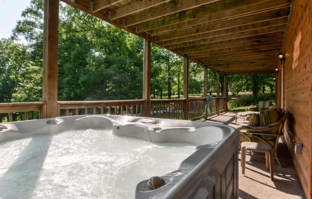 Branson Hideaway Cabin with GameRoom, Ridgedale – Updated 2024 Prices