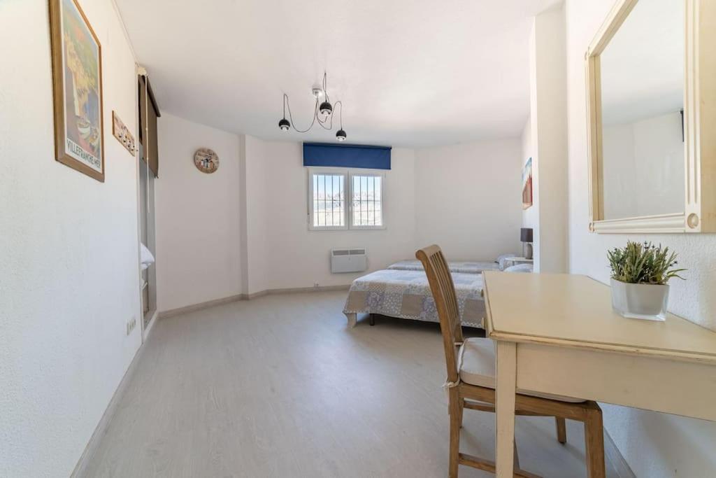 Postel nebo postele na pokoji v ubytování Altea Casco Antiguo Apartamento con terraza