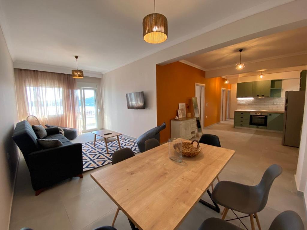 Rustic Luxury Apartments In Hilltop Locations photo