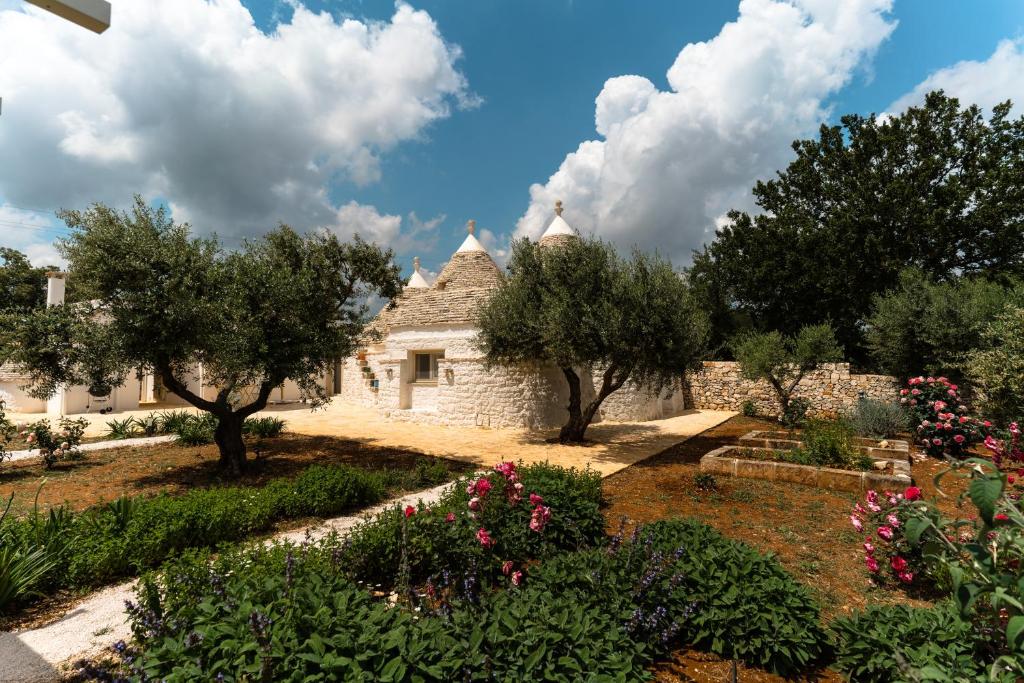 A garden outside Trulli Audendum
