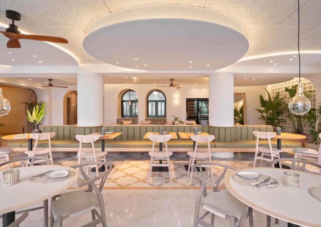 Restaurace v ubytování Bella Colina I Vintage Hotel 1953