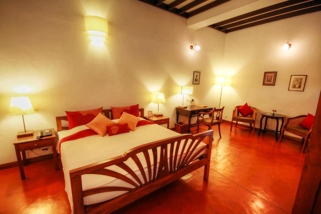 Posezení v ubytování Maison Perumal Pondicherry - A CGH Earth Experience