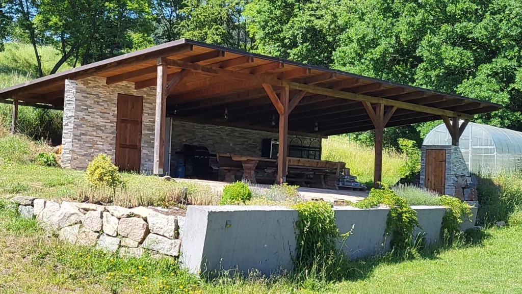 Zahrada ubytování Apartman s bazénem a saunou