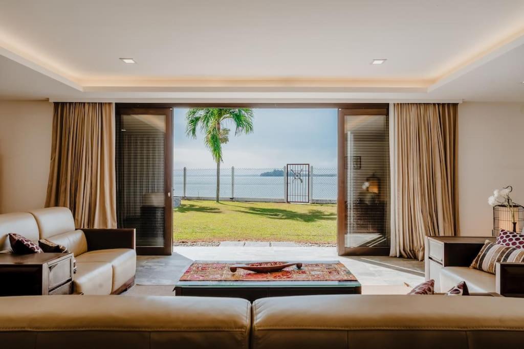 Posezení v ubytování Bamboo Rimbun-Tranquil Seaside Villa, Port Dickson