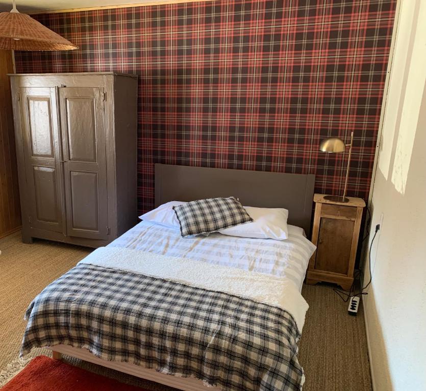 le chalet de Plainpalais - Triple Chambre Avec Salle De Bain Externe Privée