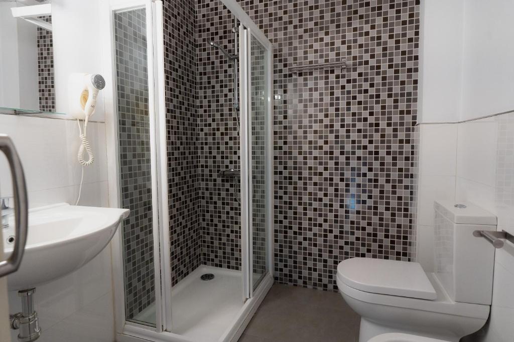 Koupelna v ubytování AZZ Sevilla Torre de la Plata Apartamentos