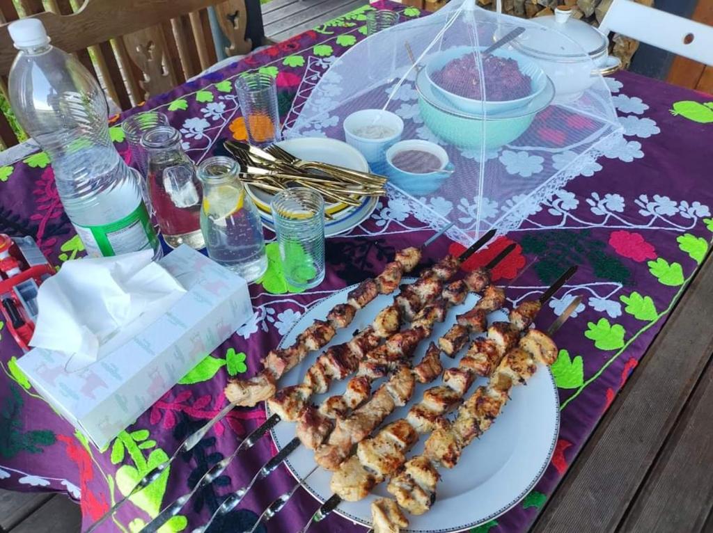 Jídlo v luxury tent nebo okolí