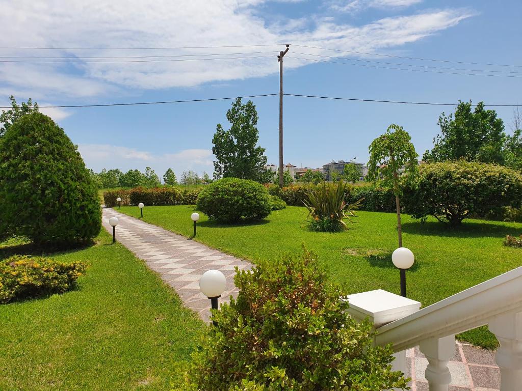 Calypso Beach Hotel - 8