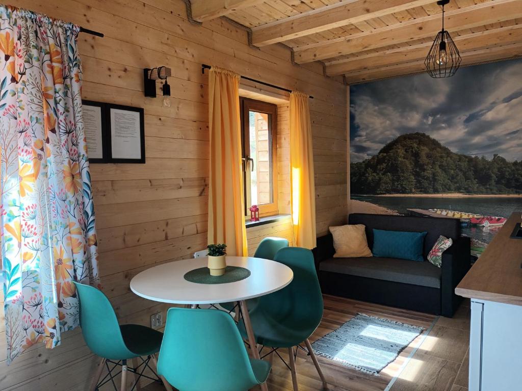 Posezení v ubytování Motylowe Wzgórze Apartamenty Zawóz