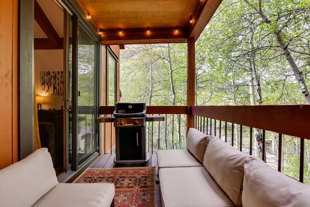 Balkón nebo terasa v ubytování Elegant Vail Home - Walk to Booth Falls Trail