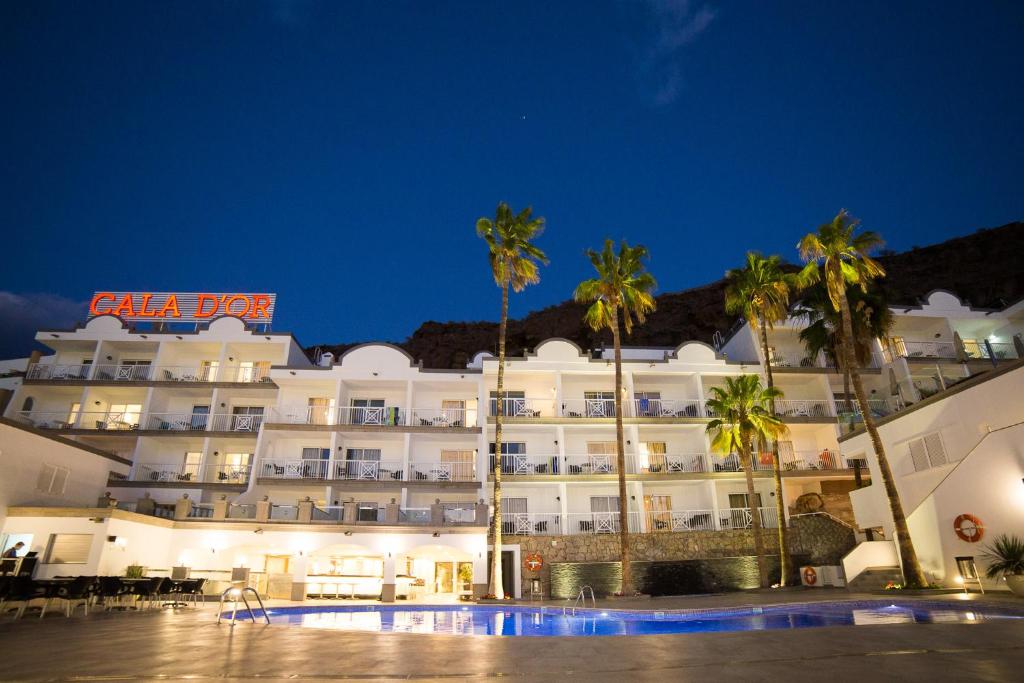 Basen w obiekcie Cala D Or Apartamentos lub w pobliżu