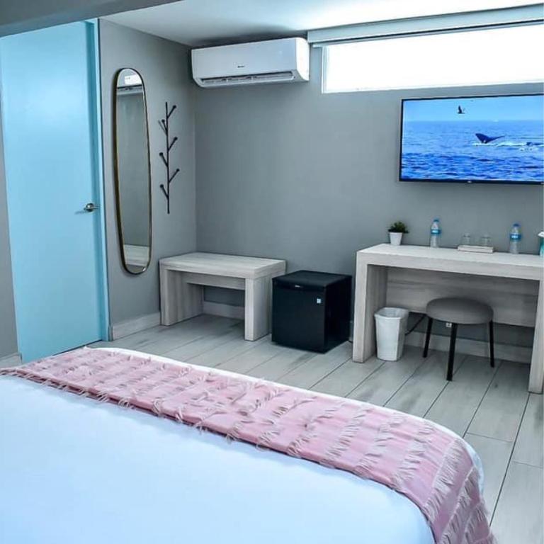 Trópica Beach Hotel - Deluxe Queen Room