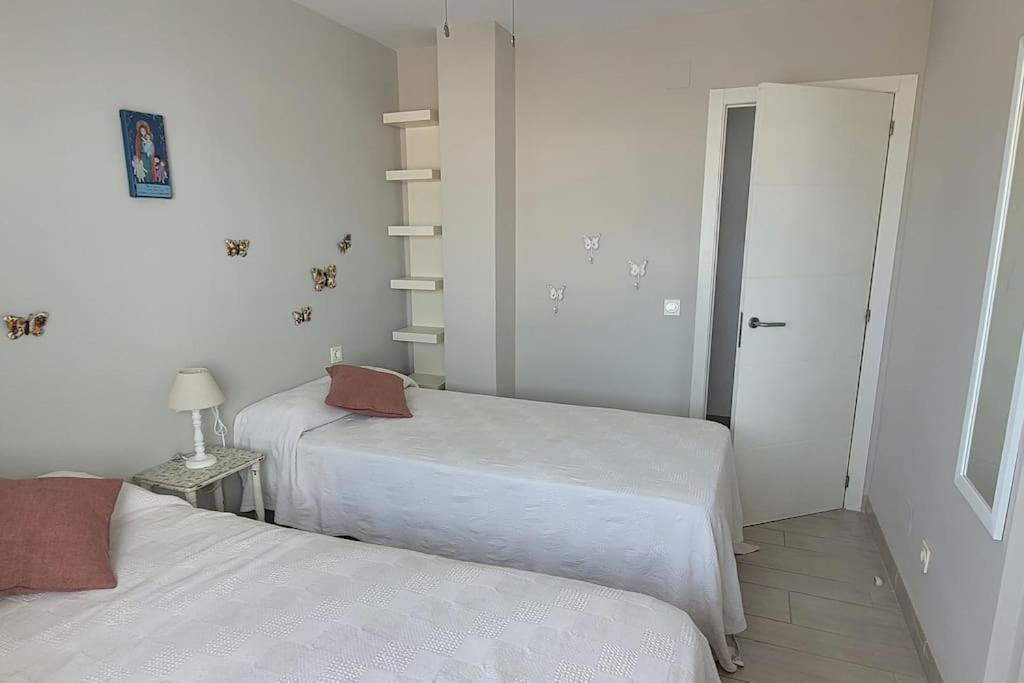 Zdjęcie z galerii obiektu ATICO con vistas al mar a 100 metros de la playa w mieście Torre de Benagalbón