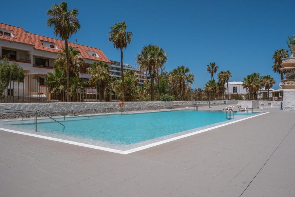 Bazén v ubytování Playa Honda LA nebo v jeho okolí