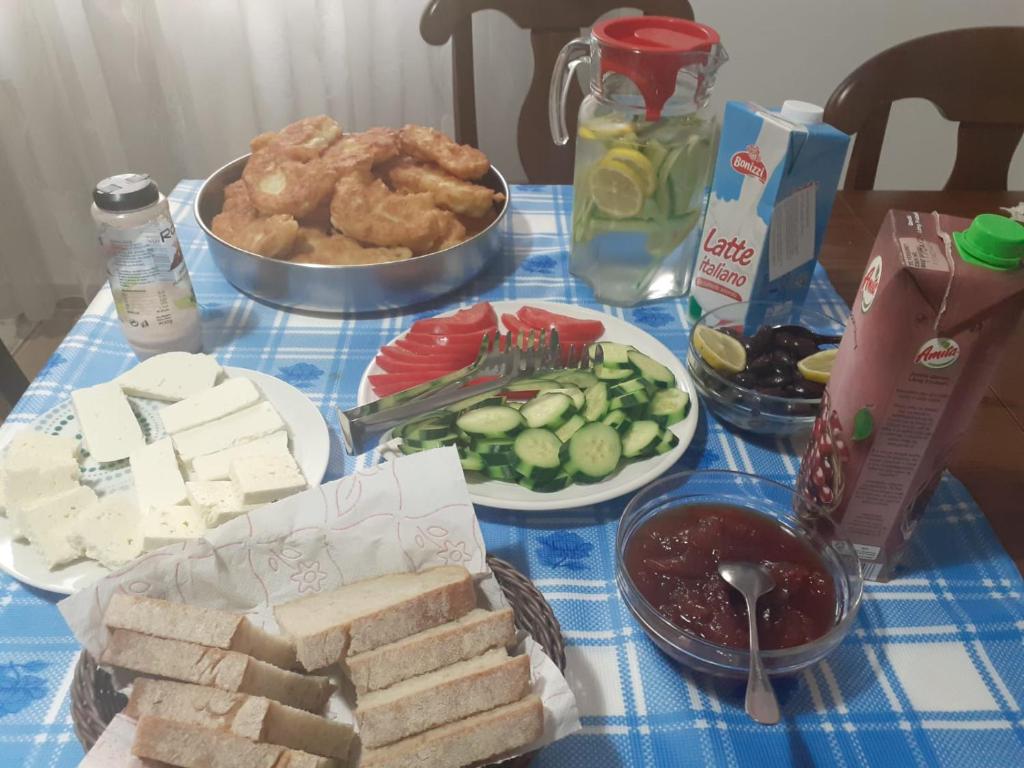 Menjar a l'apartament o a prop