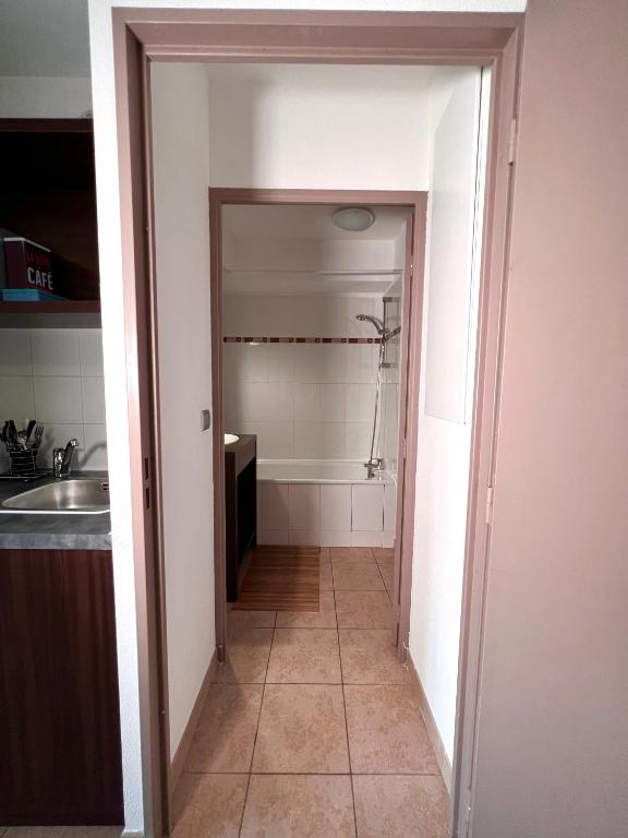 Zdjęcie z galerii obiektu C016 Appartement 10 MIN de Disneyland Paris w mieście Montévrain