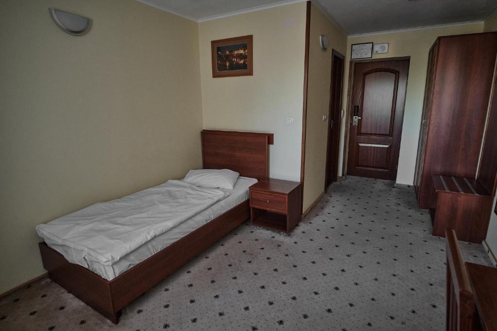 Hotel Uzhgorod - Standard Single Room