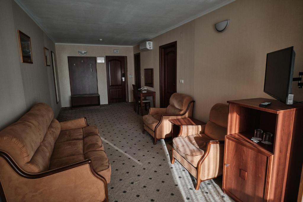 Hotel Uzhgorod - Suite With Balcony