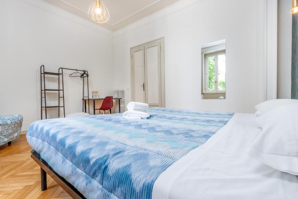 FEEL - Porta Nuova Rooms - Triple Room With Shared Bathroom