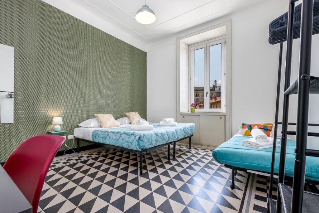 FEEL - Porta Nuova Rooms - Triple Room With Shared Bathroom