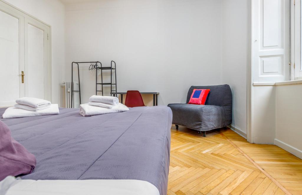FEEL - Porta Nuova Rooms - Triple Room With Shared Bathroom