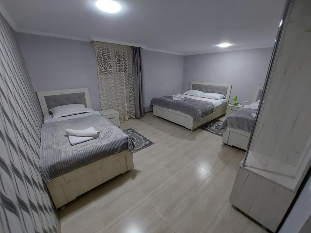 Postel nebo postele na pokoji v ubytování Hotel Rabat Castle