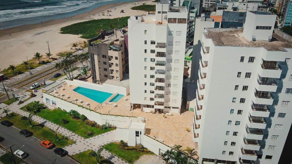 Bazén v ubytování Vista mar em Caiobá com piscina conforto e localização nebo v jeho okolí