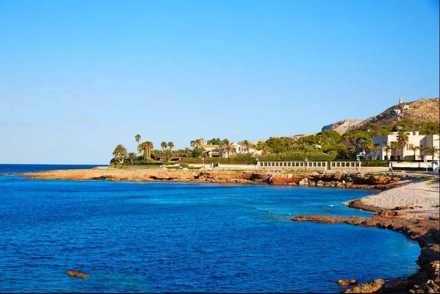 Fotografia z galérie ubytovania Apartamento urbanización Oasis Beach en Denia a 100 m de la playa v destinácii Denia