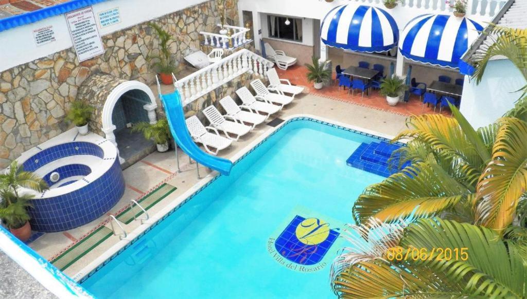 an overhead view of a pool at a resort at Hotel Villa del Rosario Nuevo in Melgar