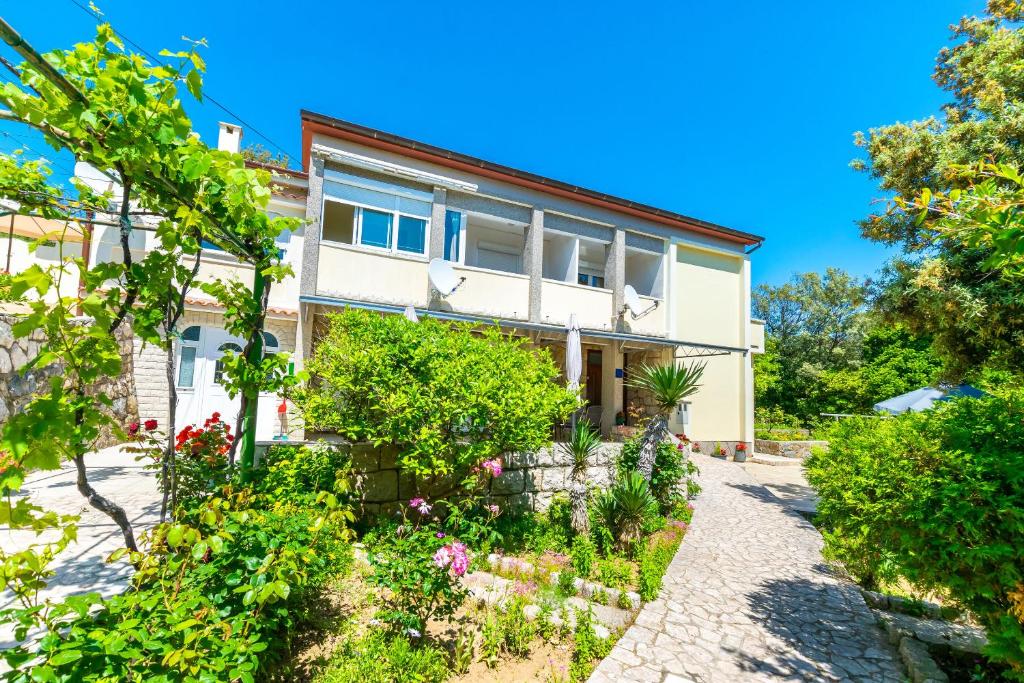 Vonkajšia záhrada v ubytovaní Apartments Marija Sabina