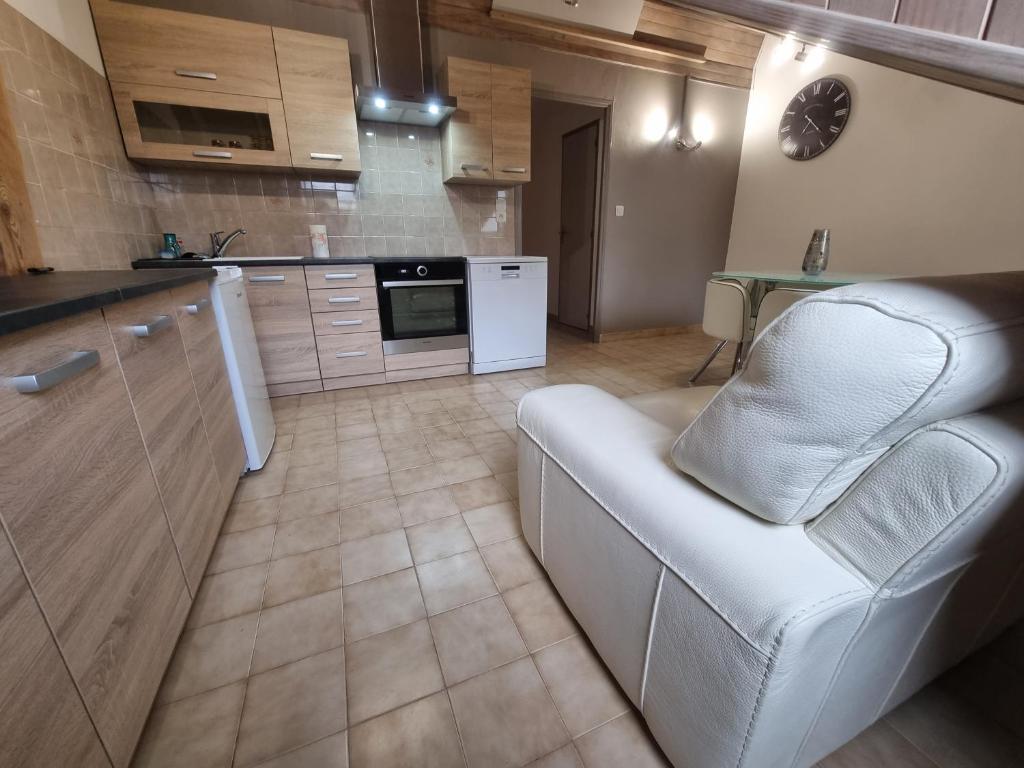 Kuchyň nebo kuchyňský kout v ubytování Embrun Cosy