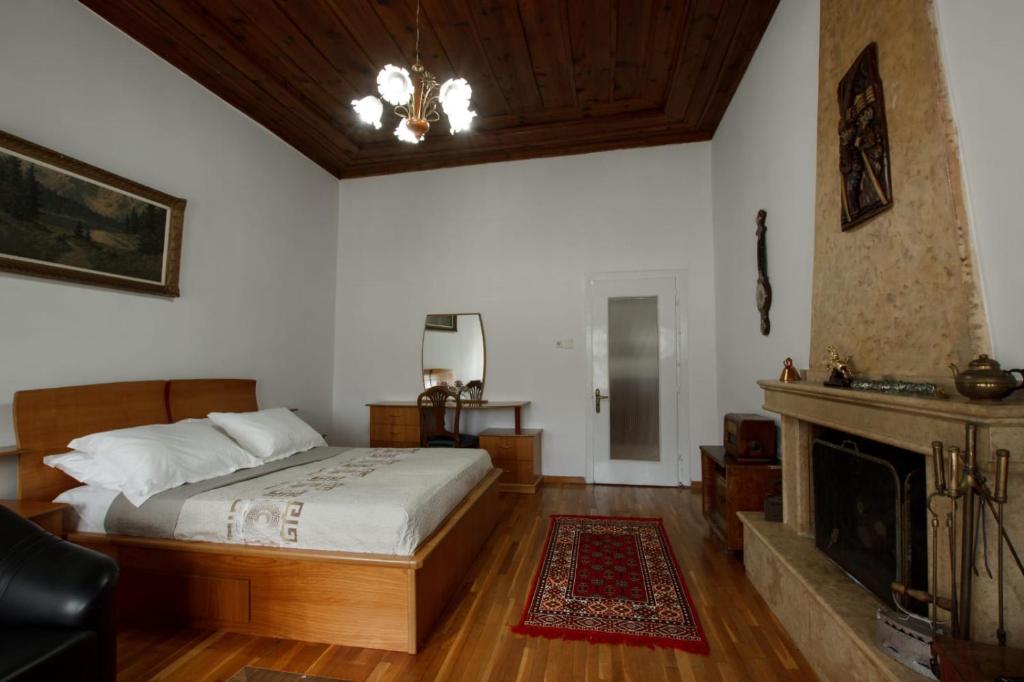 Postel nebo postele na pokoji v ubytování Emblematic House Apartment 2