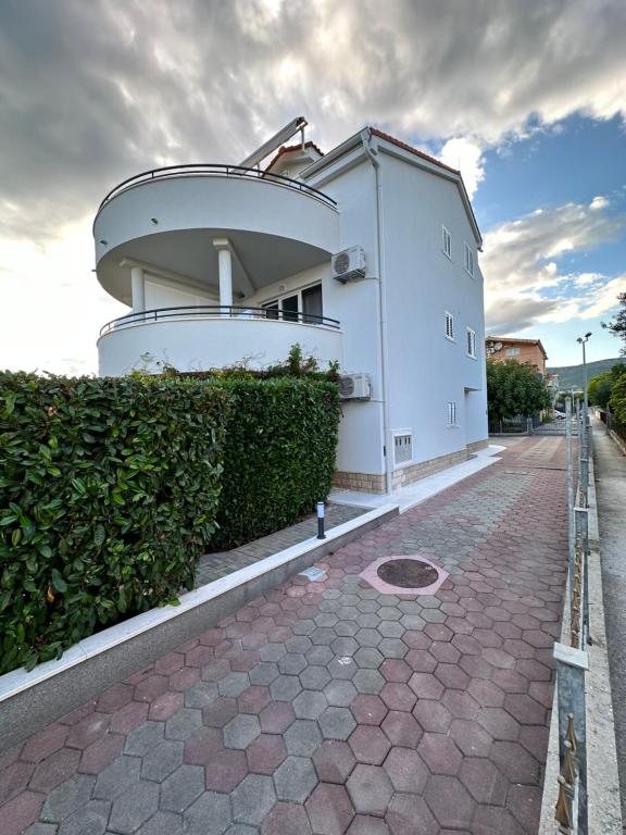 Budova, v ktorej sa apartmán nachádza