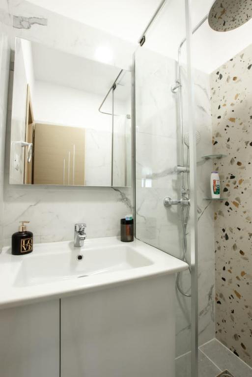 Emblematic House Apartment 1 - Image 3