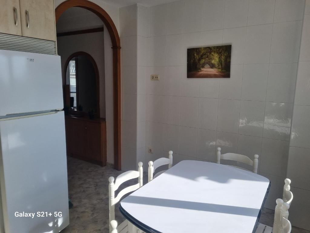 Kuchyň nebo kuchyňský kout v ubytování Triplex corral(centro grove)