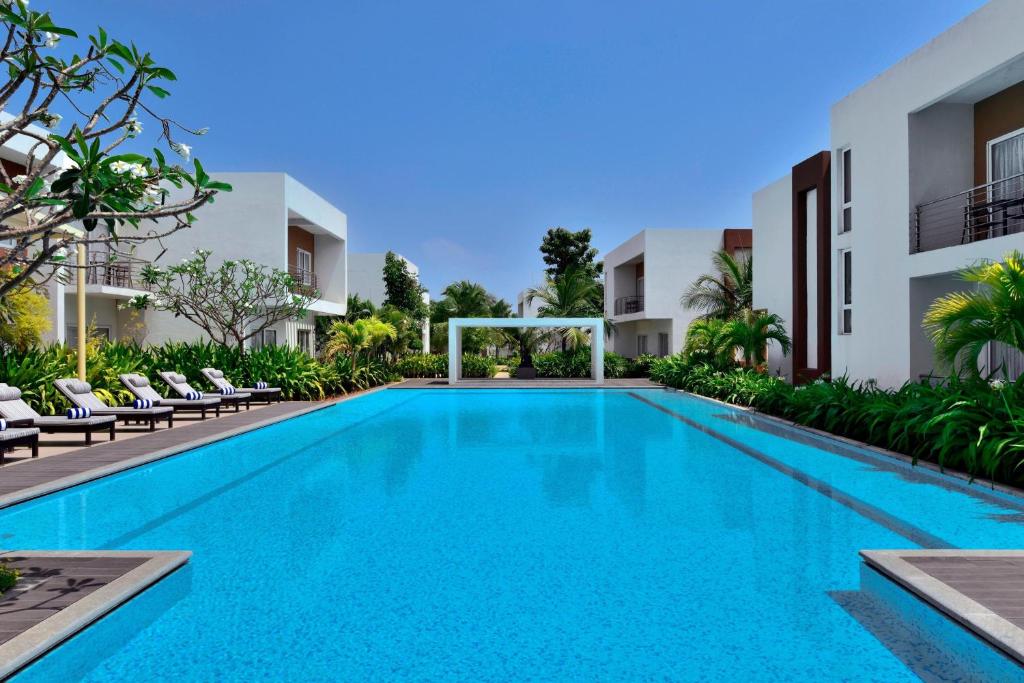 Bazén v ubytování Four Points by Sheraton Mahabalipuram Resort & Convention Center nebo v jeho okolí