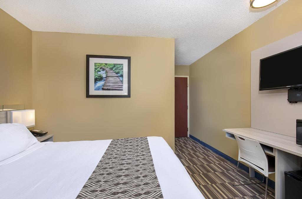 Microtel Inn & Suites by Wyndham Dry Ridge - Habitación Con Cama Grande - No Fumadores